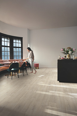 Виниловый ламинат Quick-Step Дуб бархатный бежевый BACP40158 1251х187х4,5мм 33 класс 2,105кв.м