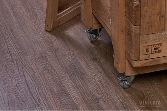 Виниловый ламинат Vinilam Дуб Оливковый 61512 1220х225х5,5мм 43 класс 2,2кв.м