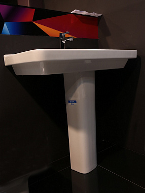 Раковина подвесная ROCA Dama-N 7.3277.8.300.0 65х46см