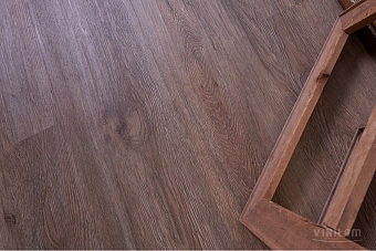 Виниловый ламинат Vinilam Дуб Оливковый 61512 1220х225х5,5мм 43 класс 2,2кв.м