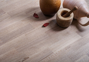 Паркетная доска Upofloor NEW WAVE дуб OAK SELECT BRUSHED NEW MARBLE MATT 30110781A8111112 2266х188х14мм 3,41кв.м 3-полосная