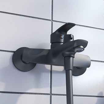 Смеситель для ванны IDDIS Ray RAYBL02i02 чёрный матовый