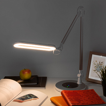 Настольная лампа Eurosvet Modern 80420/1 серебристый 10Вт LED
