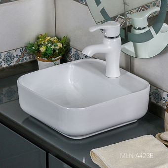 Раковина накладная MELANA A423B-803 39х39см