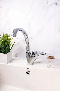 Смеситель для кухни Maxonor MN4107-2 поворотный излив хром