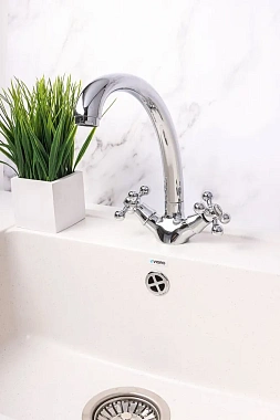 Смеситель для кухни Maxonor MN4719 поворотный излив хром