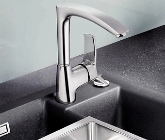 Смеситель для кухни Maxonor MN4070 поворотный излив хром