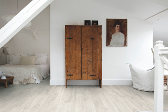 Виниловый ламинат Quick-Step Дуб Каньон Светлый Пилёный BACP40128 1251х187х4,5мм 33 класс 2,11кв.м