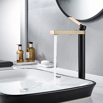 Смеситель для раковины Maxonor PL1183 Черный/Золотой