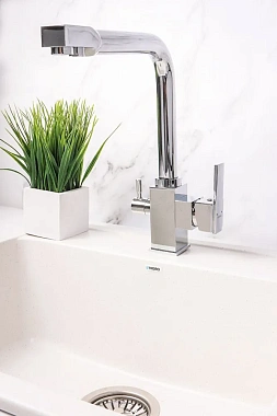 Смеситель для кухни Maxonor MN4357 поворотный излив хром