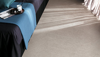 Неполированный керамогранит Atlas Concord Италия Kone AUOQ Silver Chevron 67х11,5см 0,77кв.м.