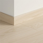 Плинтус Quick-Step 2400х77х14мм Дуб бежевый премиум QSPSKR04093
