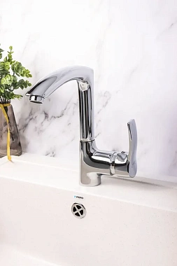 Смеситель для кухни Maxonor MN4070 поворотный излив хром