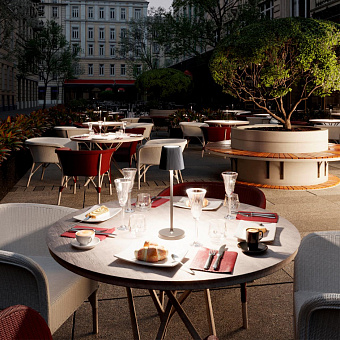 Настольная лампа Odeon SUNSET 6670/3TL 3Вт LED