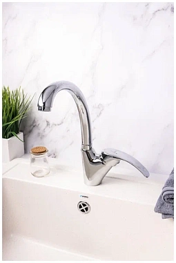 Смеситель для кухни Maxonor MN4421 поворотный излив хром