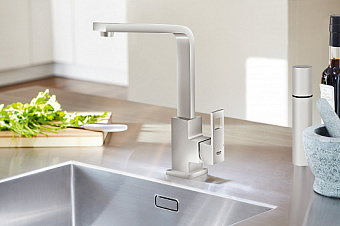 Смеситель для кухни GROHE Eurocube 31255DC0 высокий излив хром