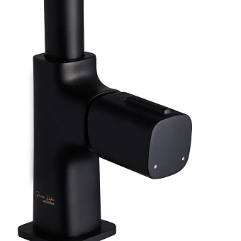 Смеситель для кухни Maxonor PL4089-7 поворотный излив чёрный
