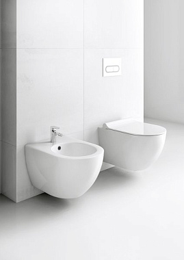 Унитаз подвесной RAVAK Uni Chrome X01535 безободковый без сиденья