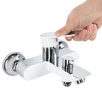 Смеситель для ванны IDDIS Cloud CLOSB02i02WA белый/хром