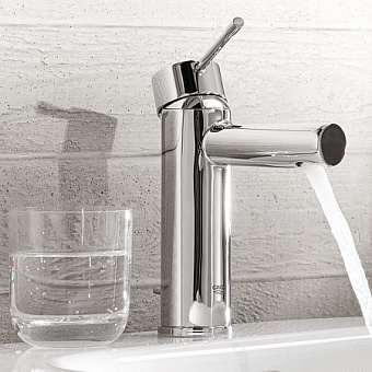 Смеситель для раковины GROHE Essence New 32898001 хром
