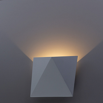 Светильник настенный Arte Lamp BUSTA A1609AP-1WH 7Вт LED