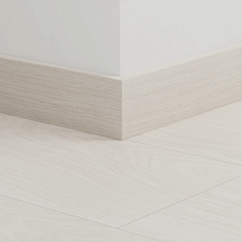 Плинтус Quick-Step 2400х77х14мм Дуб Серый Лакированный QSPSKR03364