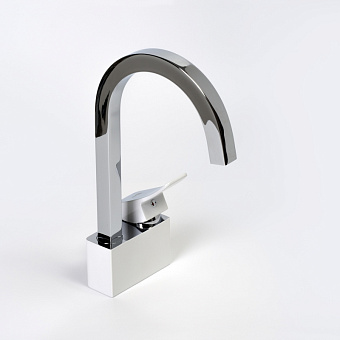 Смеситель для кухни WASSERKRAFT Aller 1067W поворотный излив белый/хром