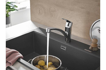 Смеситель для кухни GROHE Eurosmart 33281003 поворотный излив хром