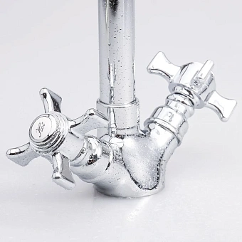 Смеситель для кухни Maxonor MN4624 поворотный излив хром