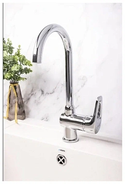 Смеситель для кухни Maxonor MN4068 поворотный излив хром