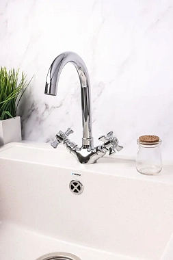 Смеситель для кухни Maxonor MN4624 поворотный излив хром