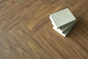 Виниловый ламинат Respect Floor Орех Светлый 2305 550х110х4мм 43 класс 1,452кв.м