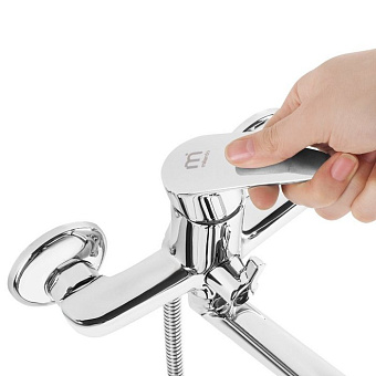 Смеситель для ванны MILARDO Niagara NIASBLCM10 хром глянец