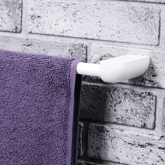 Полотенцедержатель WASSERKRAFT Kammel K-8300WHITE K-8330WHITE белый 65,5см