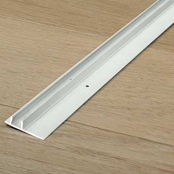 Направляющая для плинтуса Quick-Step NETRACK 2400х27х8мм