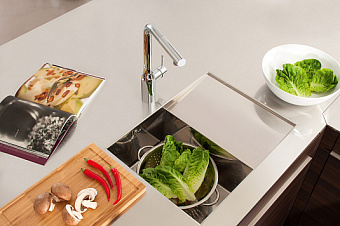 Смеситель для кухни GROHE Essence 30270000 высокий излив хром