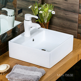 Раковина накладная MELANA 7063B-805 41х41см