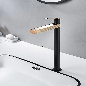 Смеситель для раковины Maxonor PL1183 Черный/Золотой