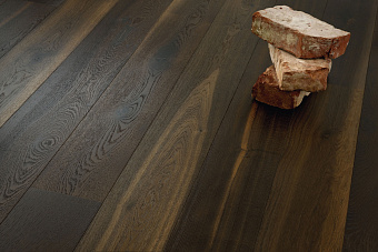 Паркетная доска KARELIA Midnight дуб BARREL BROWN MATT 30119081A5257111 2266х188х14мм 3,41кв.м 3-полосная