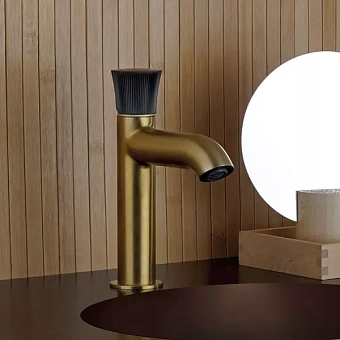 Смеситель для раковины Paini Domus 18PJ205PZ золото