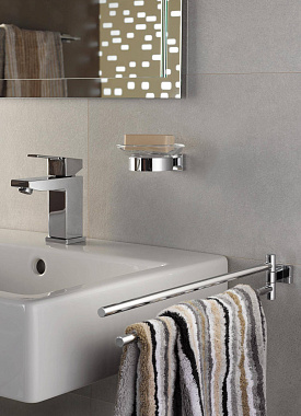 Полотенцедержатель GROHE Essentials Cube 40624001 хром 44,9см
