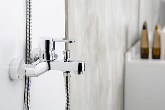 Смеситель для ванны Azario TEVIS AZ-15490501 хром